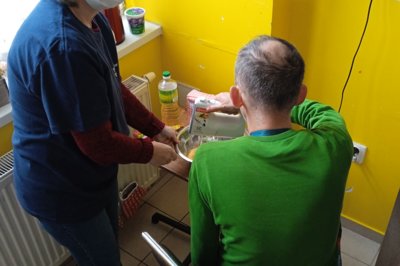 Pečenie koláča s dobrovoľníkmi zo ŽSK